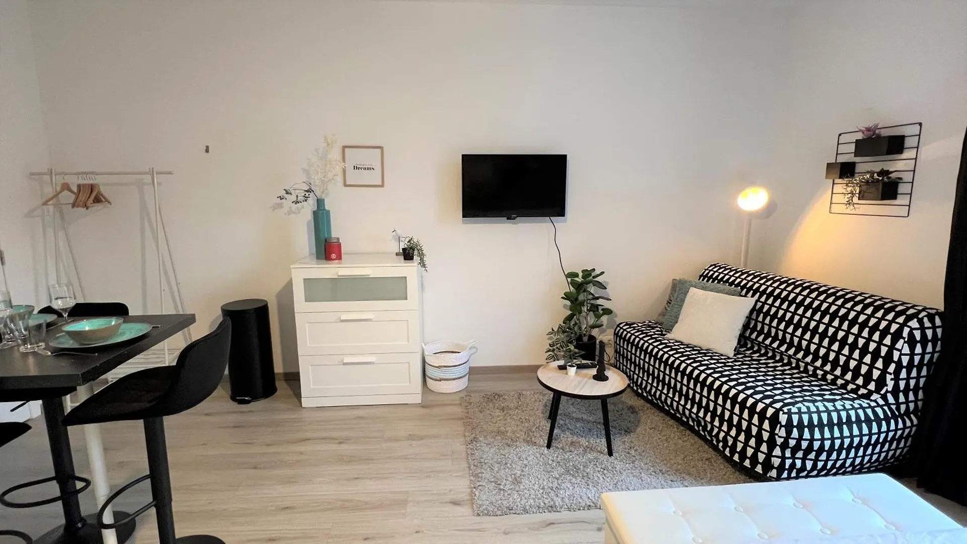 Studio Chic Proche Aeroport & Centre-Ville Шарлеруа 0*,  Бельгия